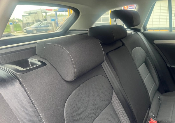 Skoda Superb cena 69900 przebieg: 142000, rok produkcji 2017 z Rymanów małe 466